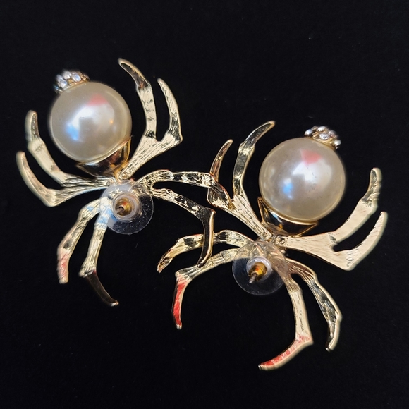Cool & elegant large spider earrings - Picture 7 of 9